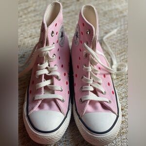 Pink Converse Chuck Taylor All-Star Embroidered Hearts A01603F Valentine's Day